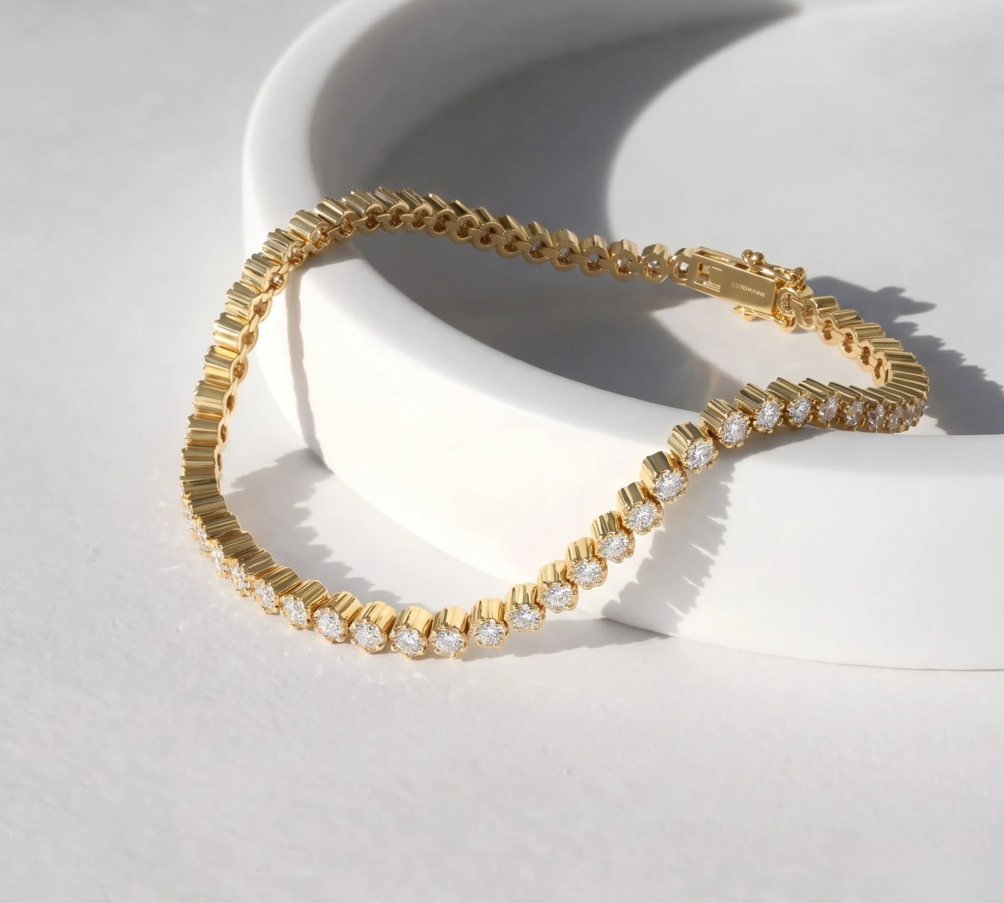 Diamond Bracelet: Shopping Guide