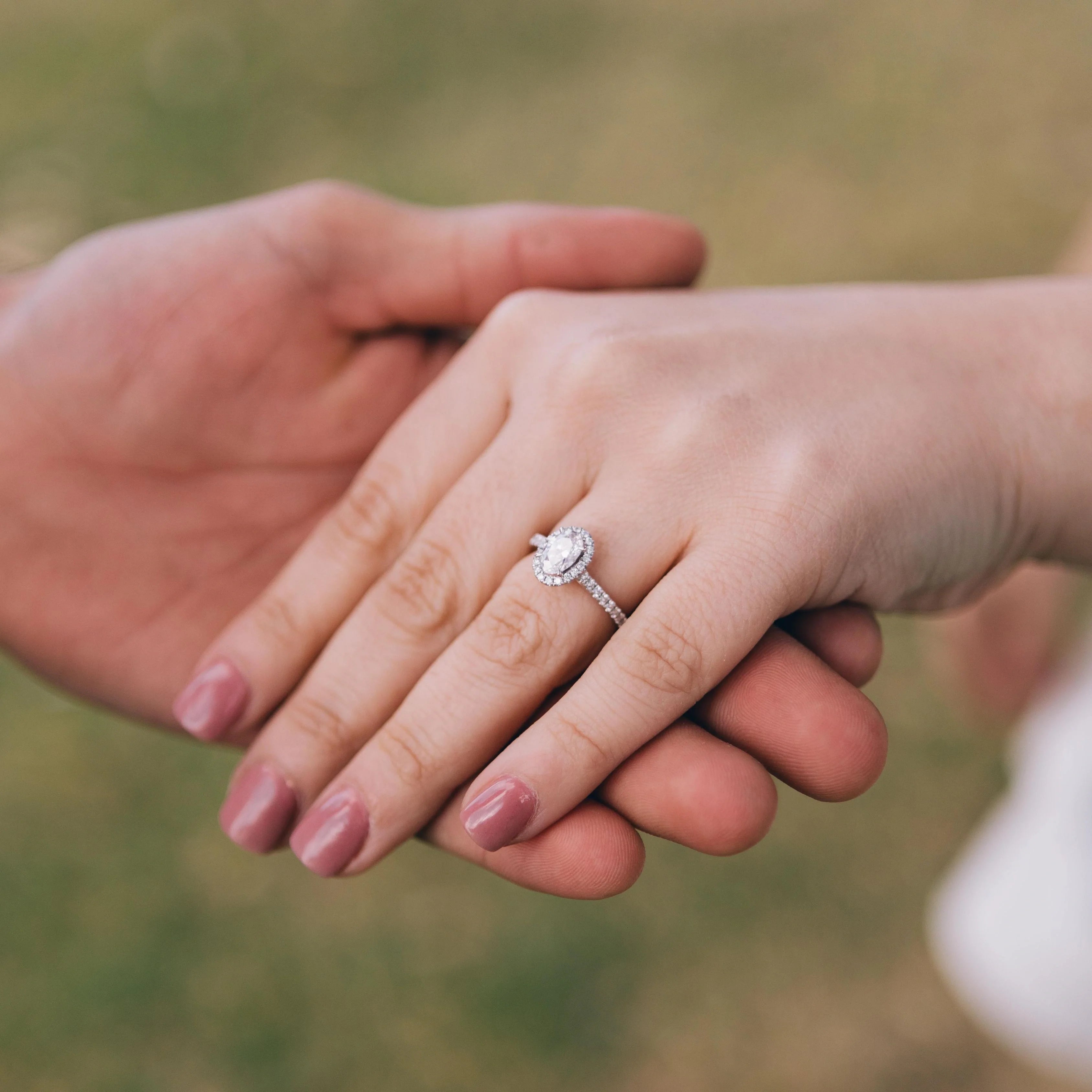 Difference Between Men’s and Women’s Ring
