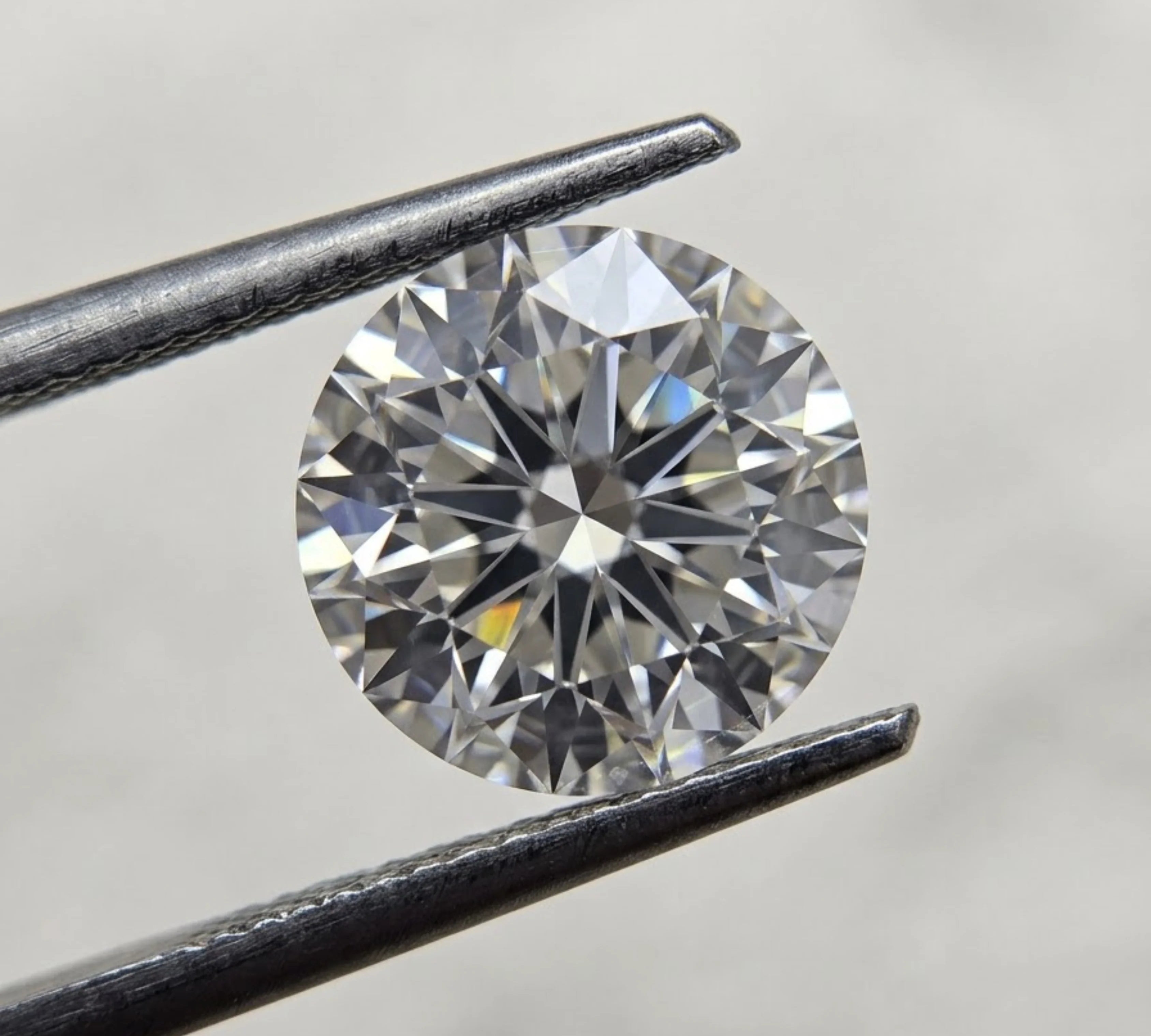 Pros and Cons of Lab Grown Diamonds