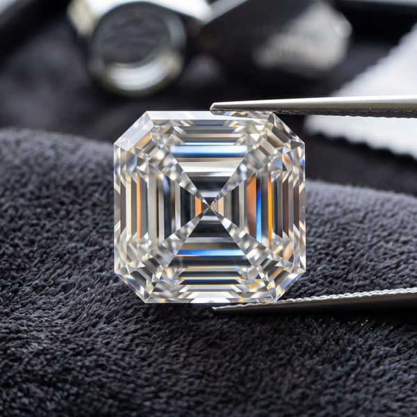 The Ultimate Guide to Diamond Quality and Selection: Everything You Need to Know