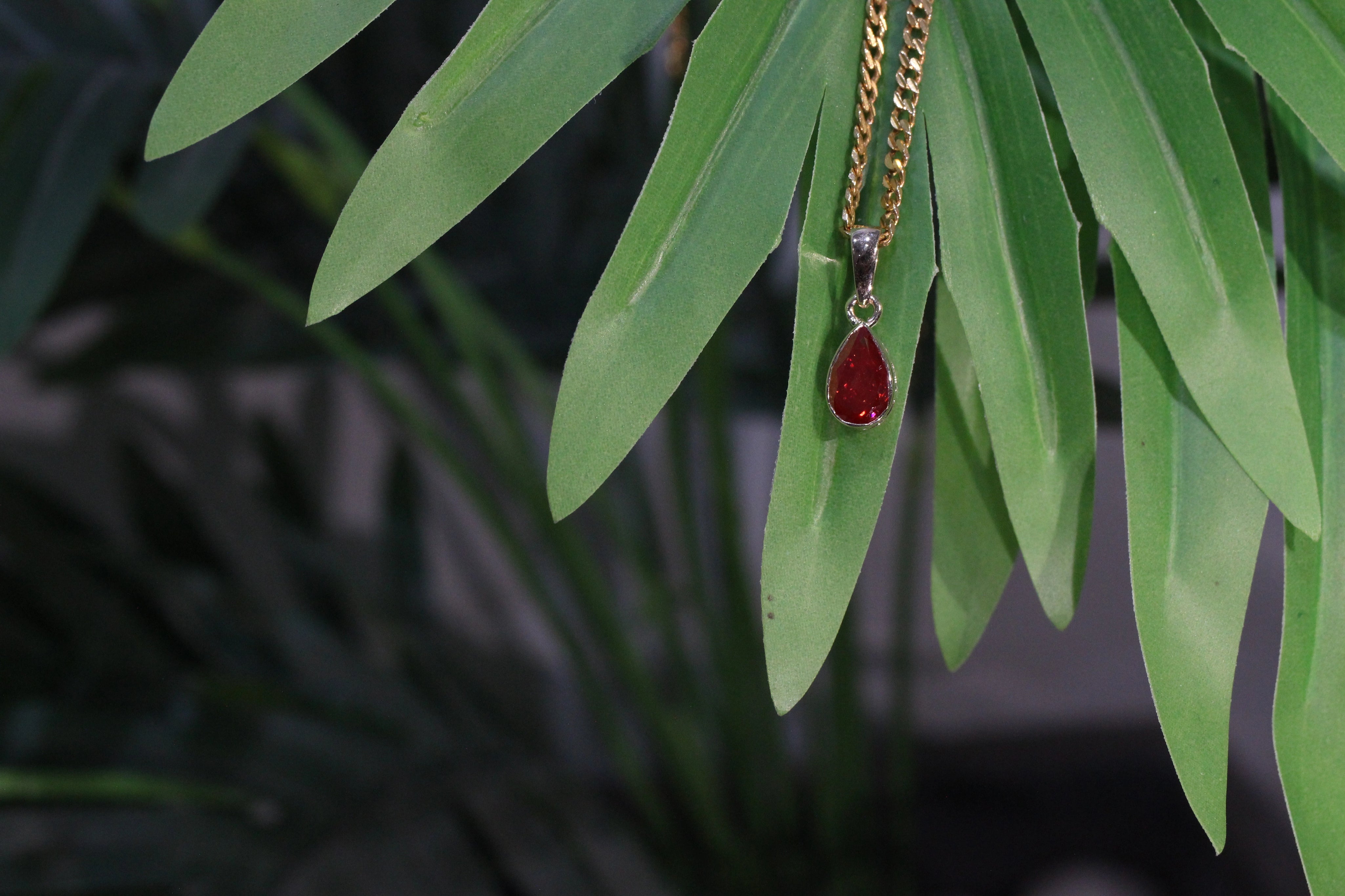 1 Ct Red Colored Lab Diamond Solitaire Pendant In Yellow Gold