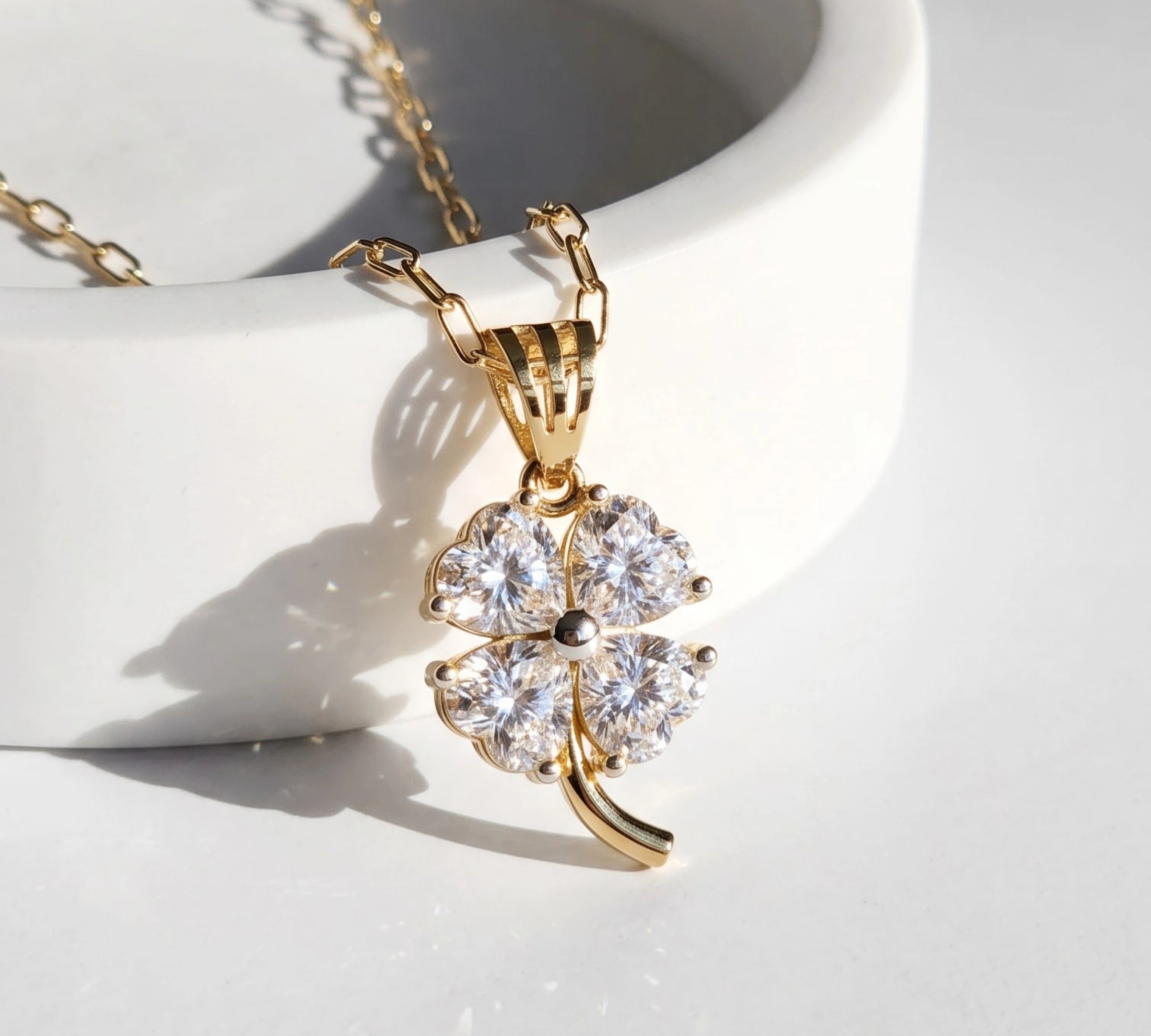Unique_Diamond_Pendants.webp